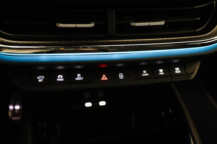 Vehicle Image 40