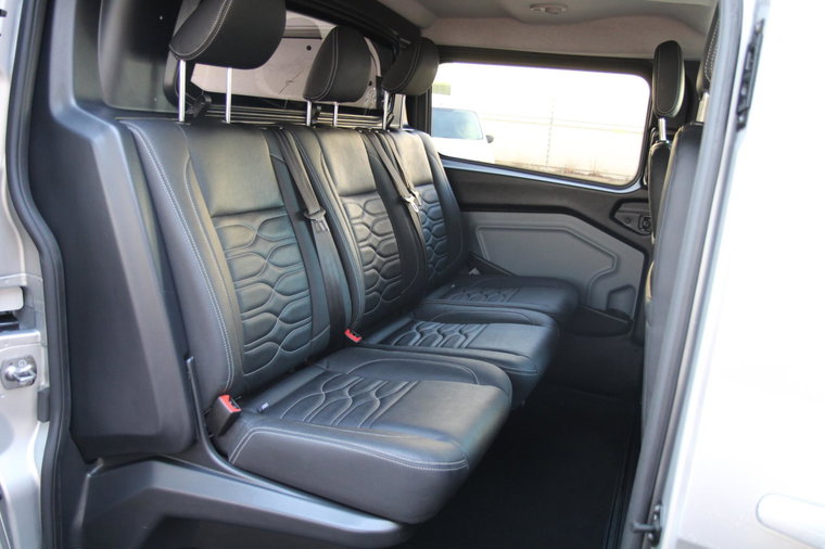Vehicle Image 13