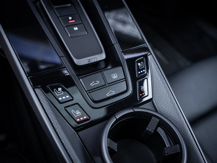 Vehicle Image 32