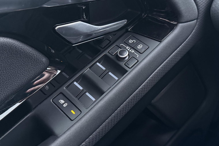 Vehicle Image 38