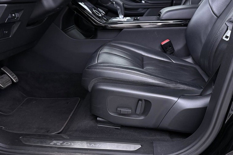 Vehicle Image 39