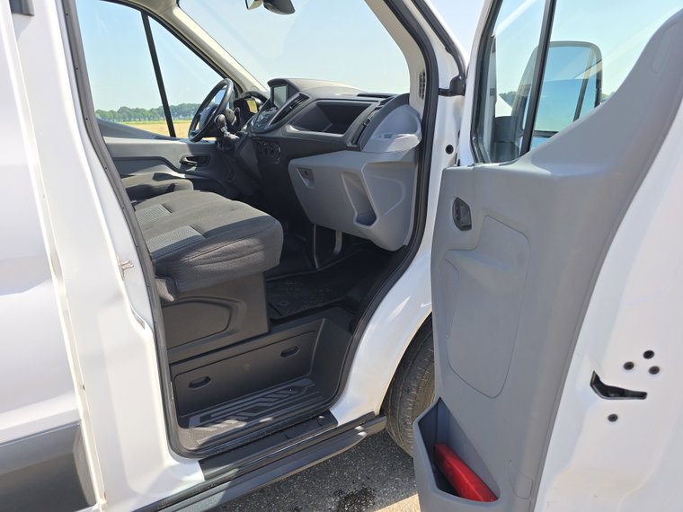 Vehicle Image 24