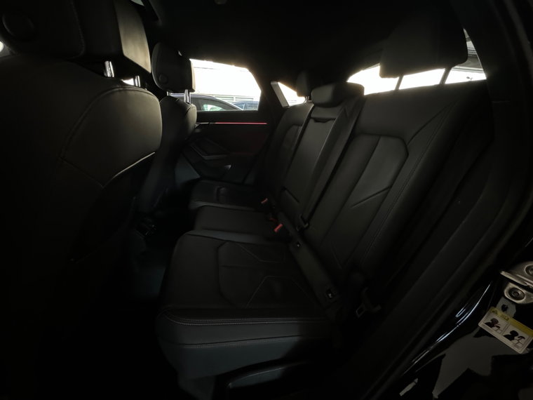 Vehicle Image 33