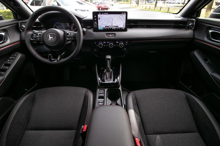 Vehicle Image 16