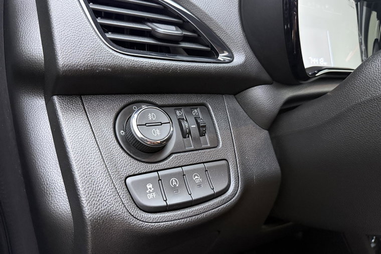 Vehicle Image 24
