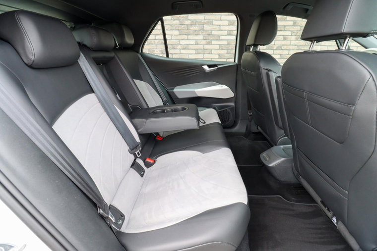 Vehicle Image 9