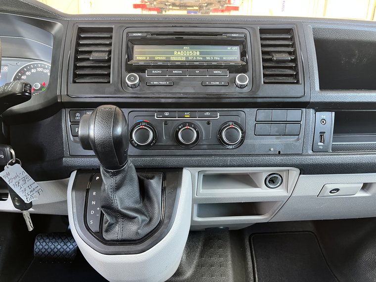 Vehicle Image 32