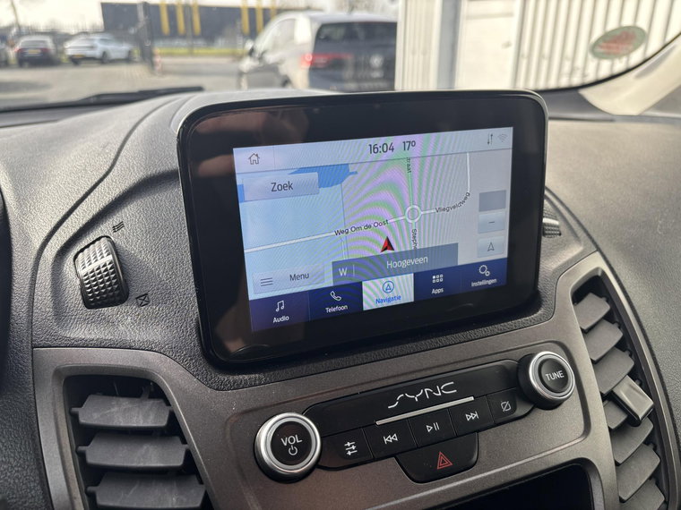 Vehicle Image 19