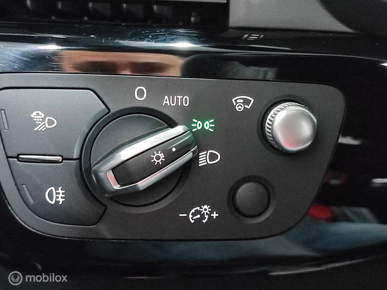 Vehicle Image 33
