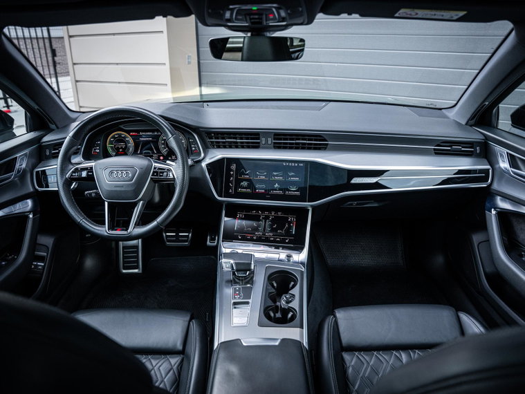 Vehicle Image 10