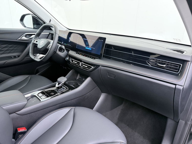 Vehicle Image 40