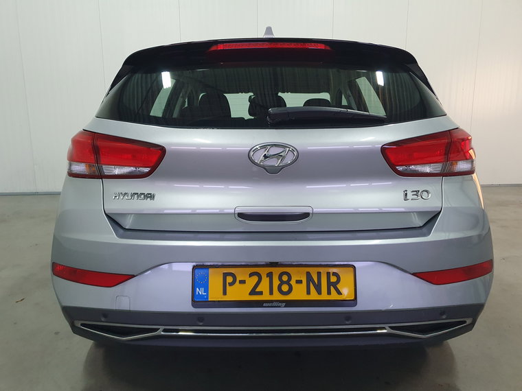 Vehicle Image 18