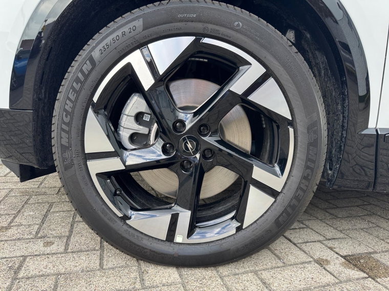 Vehicle Image 23