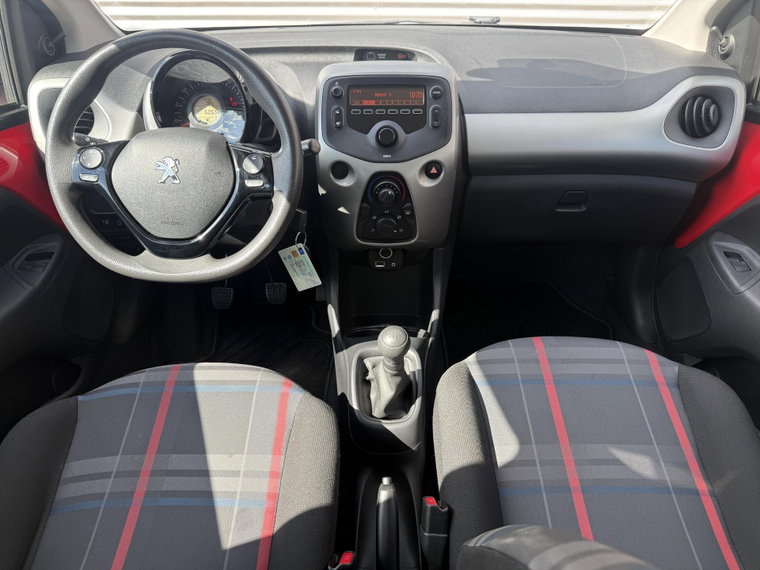 Vehicle Image 17