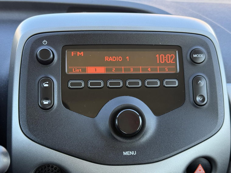 Vehicle Image 11