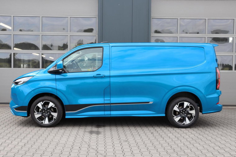 Vehicle Image 13