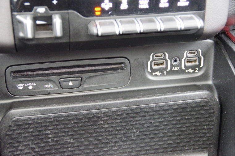 Vehicle Image 25