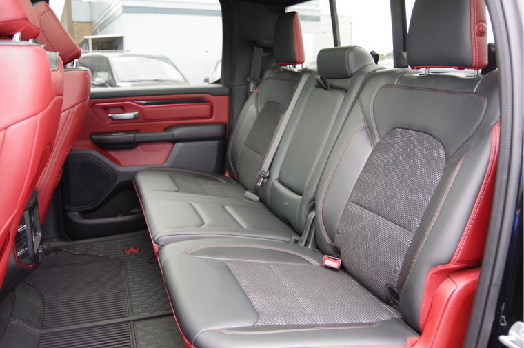 Vehicle Image 35