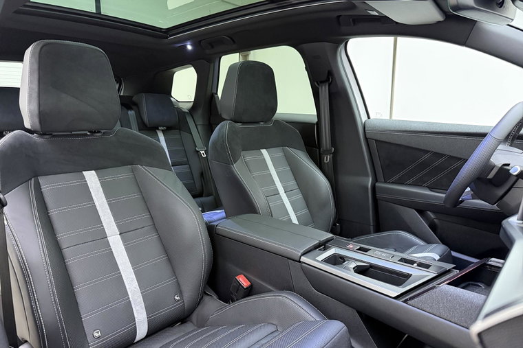 Vehicle Image 14