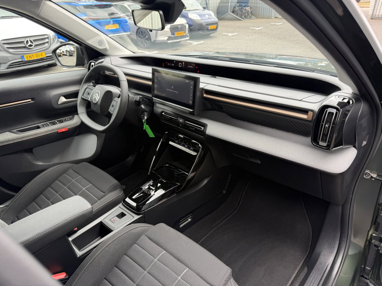 Vehicle Image 26