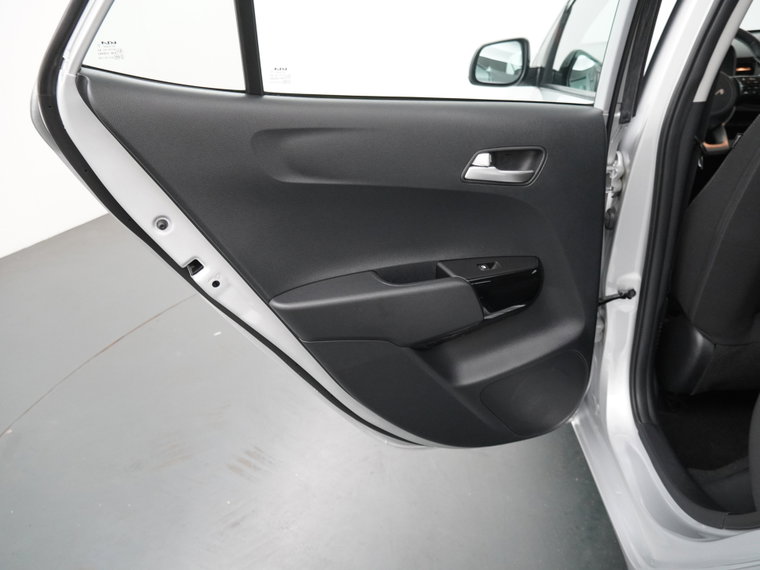 Vehicle Image 35