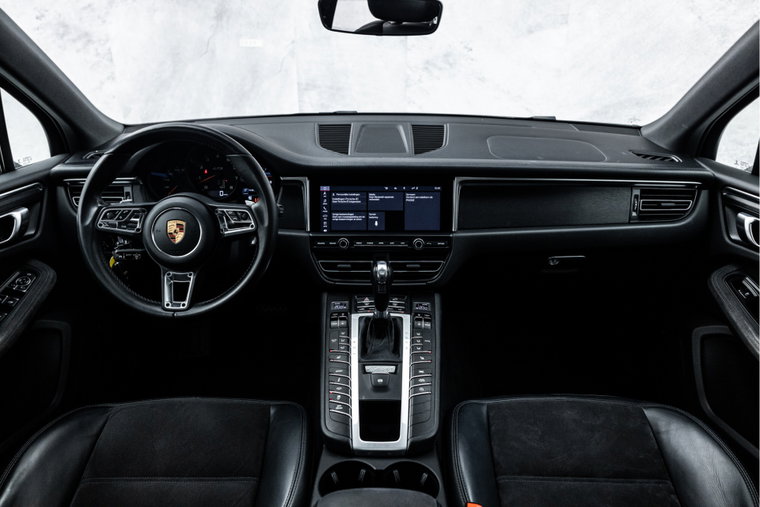 Vehicle Image 18