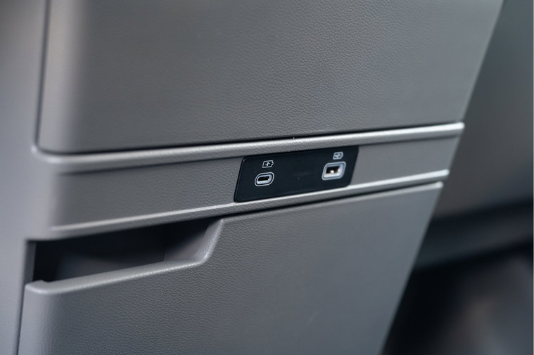 Vehicle Image 37