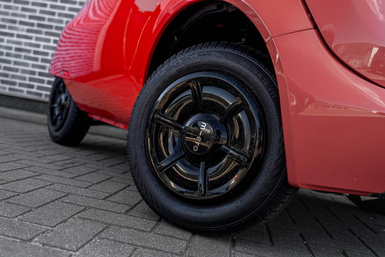 Vehicle Image 11