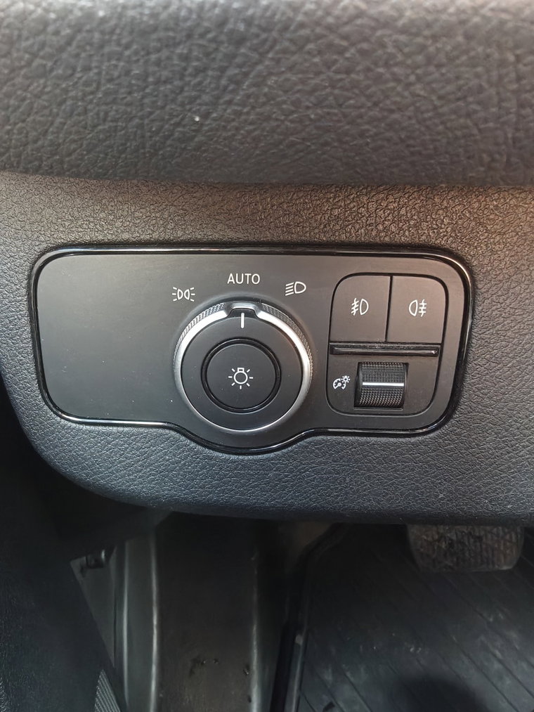 Vehicle Image 24