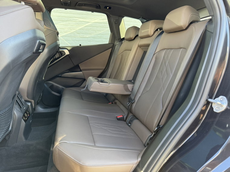 Vehicle Image 48