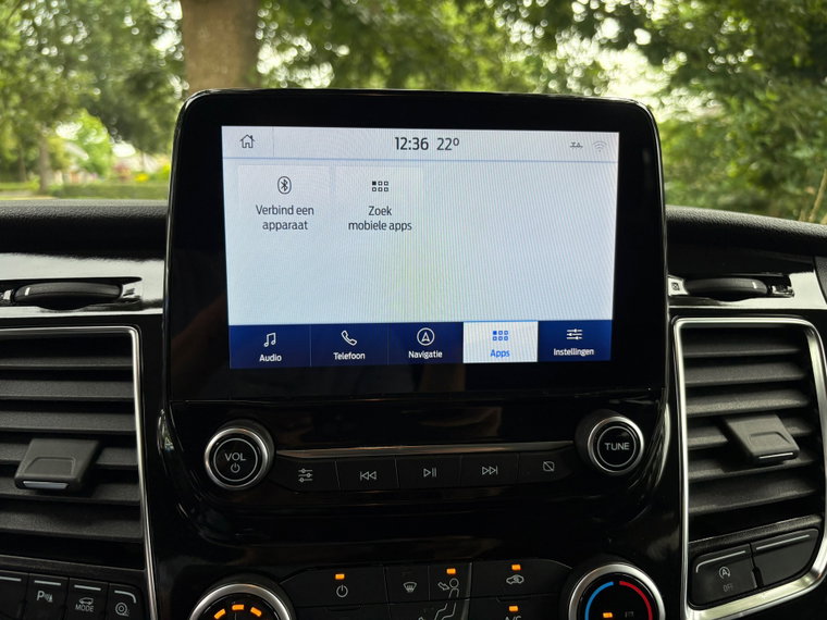 Vehicle Image 32