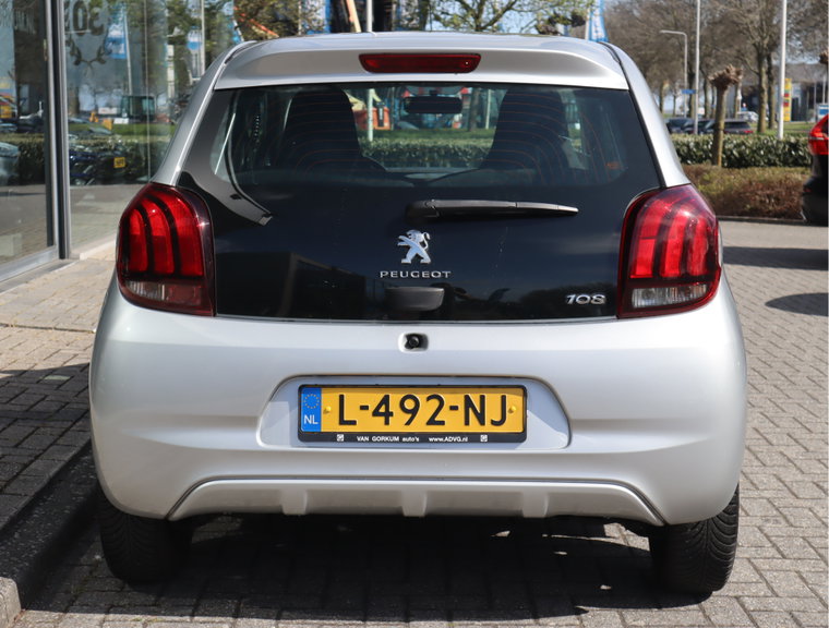 Vehicle Image 10