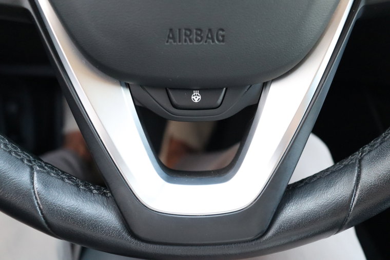Vehicle Image 32