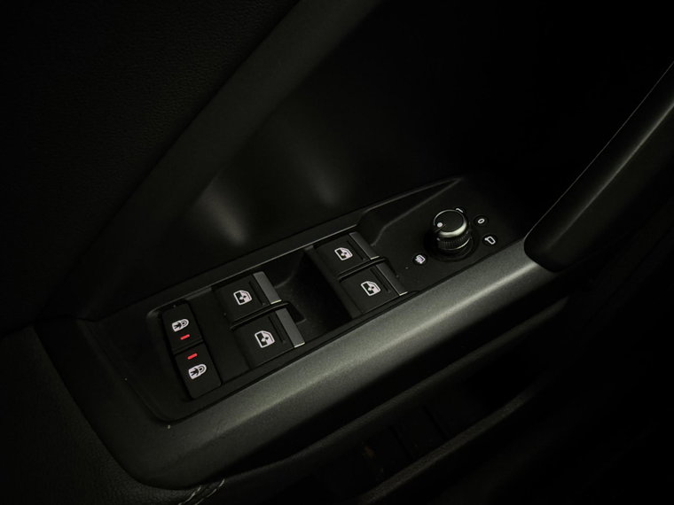 Vehicle Image 27