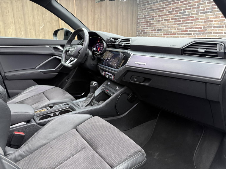 Vehicle Image 45