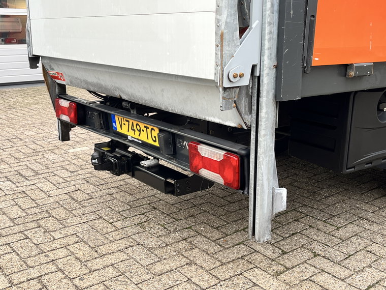 Vehicle Image 28