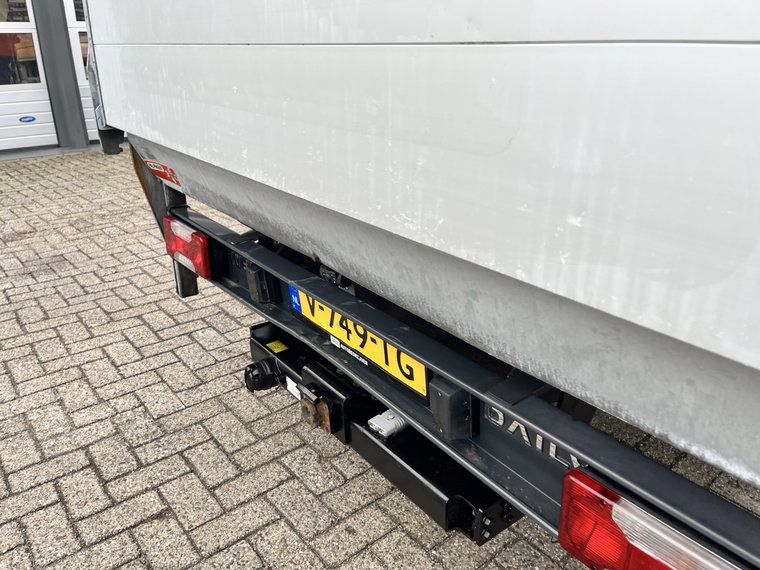 Vehicle Image 45