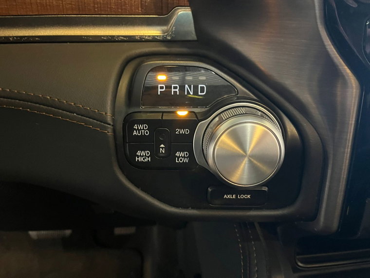 Vehicle Image 38