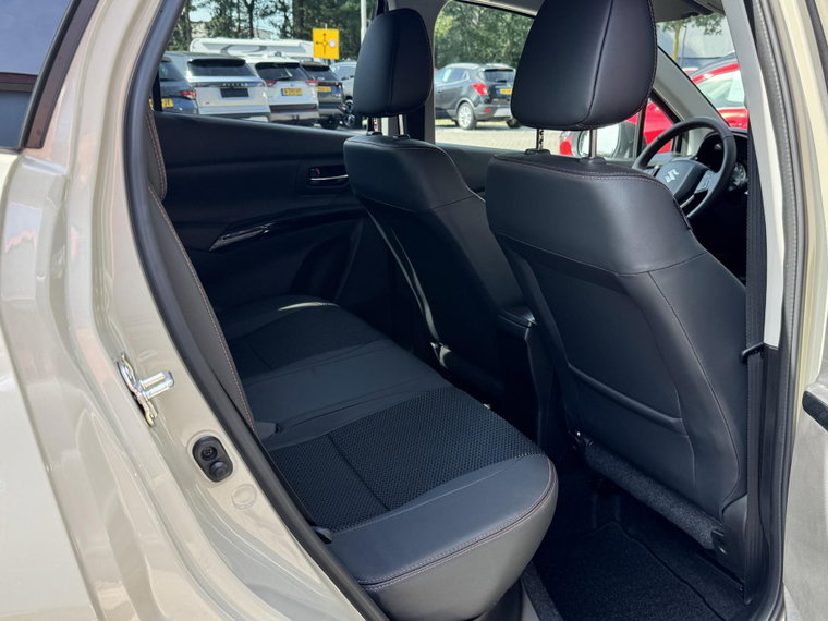 Vehicle Image 16