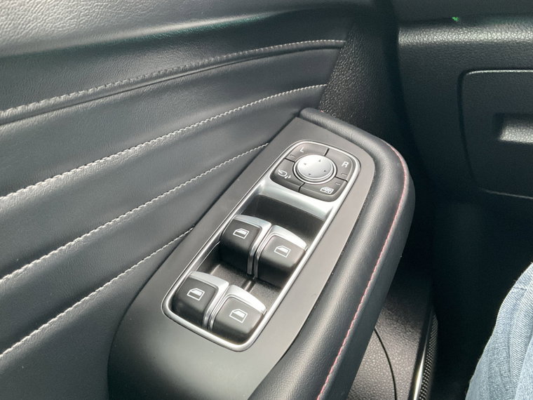 Vehicle Image 28