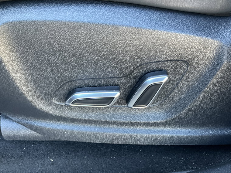 Vehicle Image 37