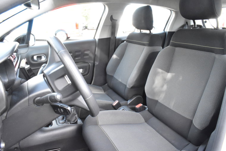Vehicle Image 14