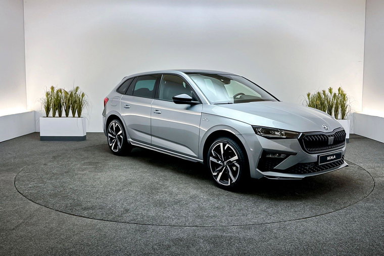 Vehicle Image 4