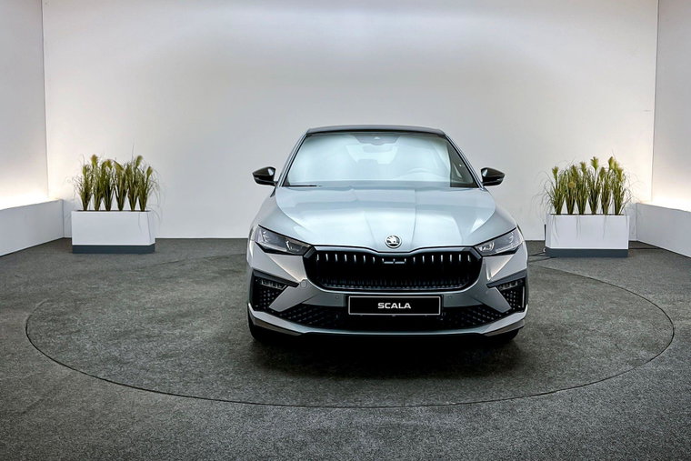 Vehicle Image 8