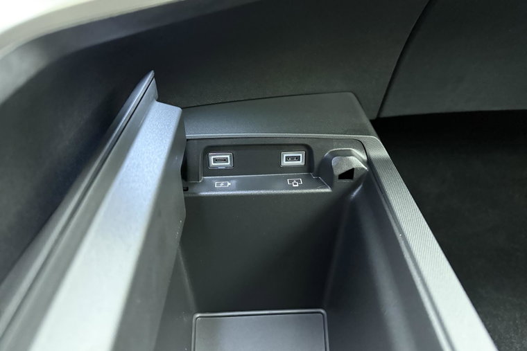 Vehicle Image 35