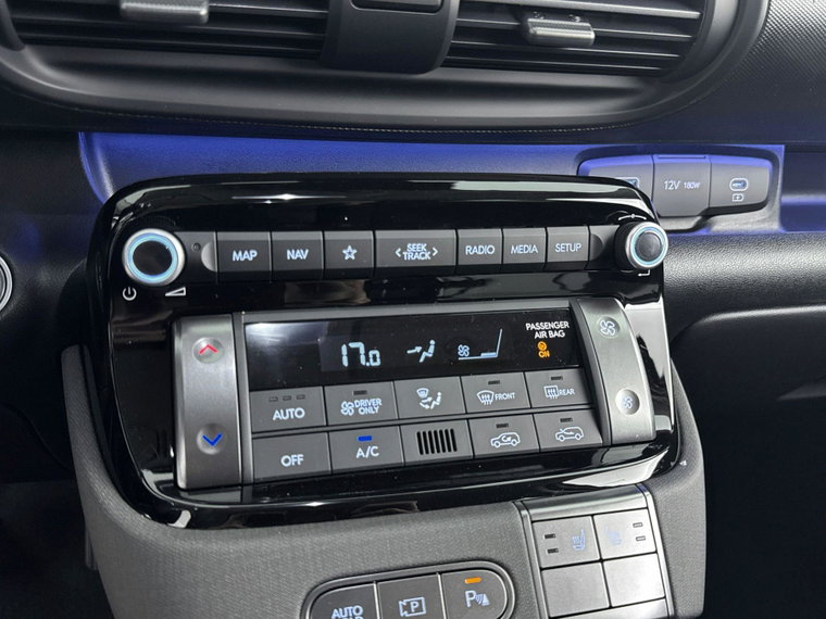 Vehicle Image 17