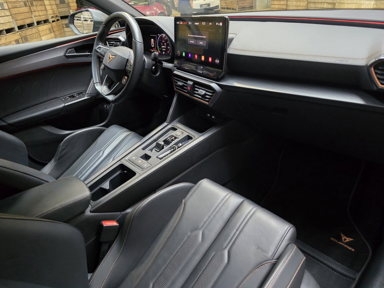 Vehicle Image 8