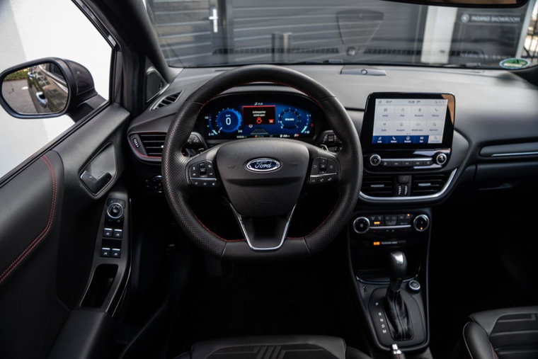 Vehicle Image 10
