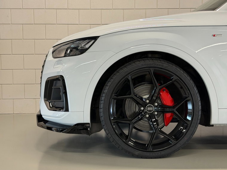 Vehicle Image 30