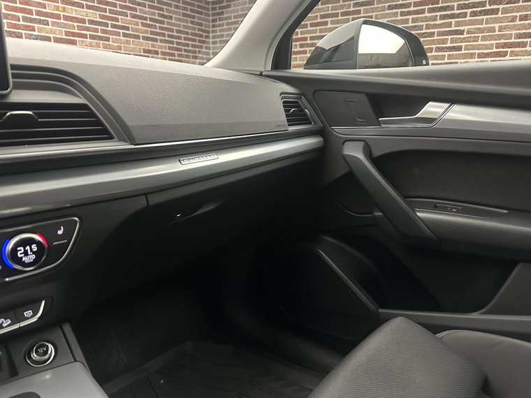 Vehicle Image 40